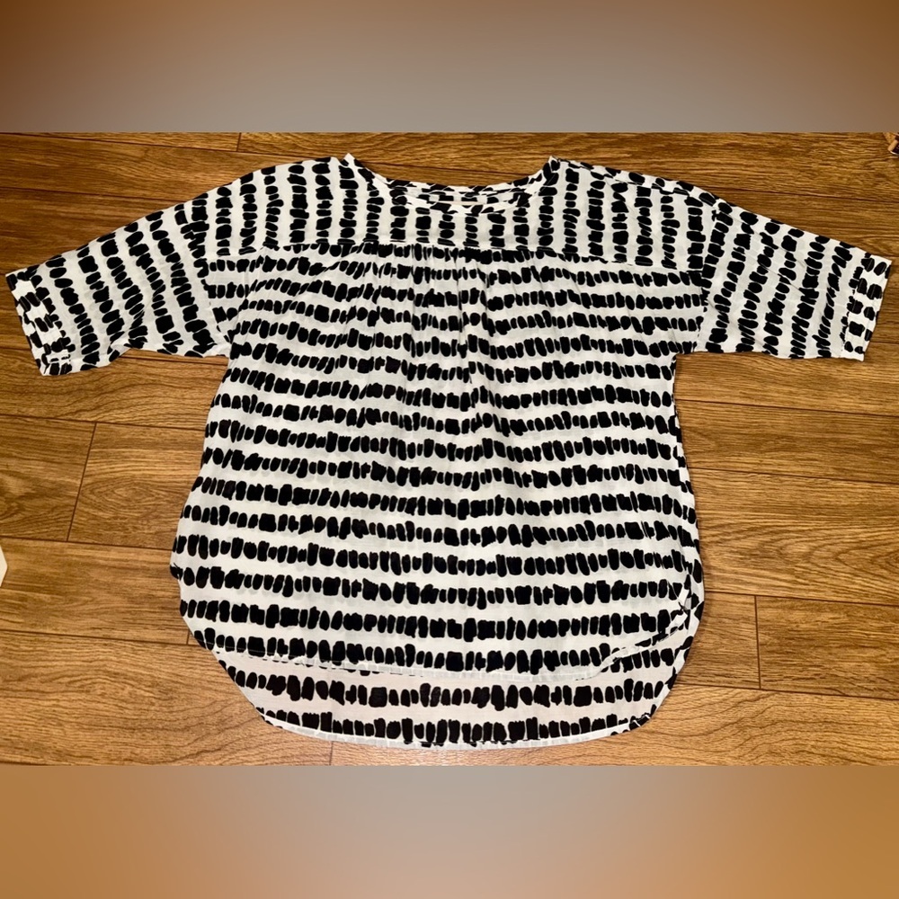 Loft black and white top silk cotton lightweight top medium petite MP